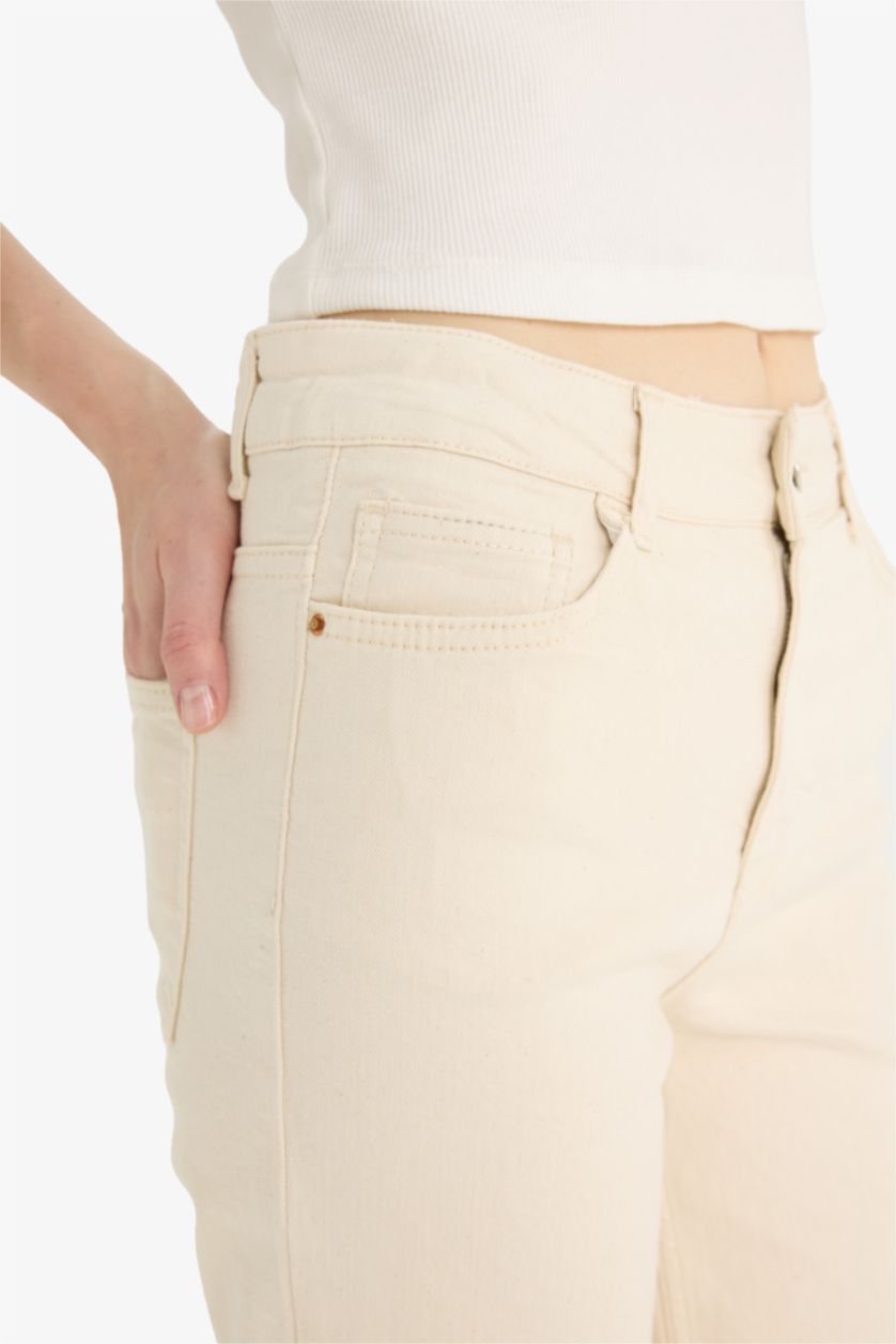 WOMAN Ecru Comfort Straight High Waist Ankle Length Jeans