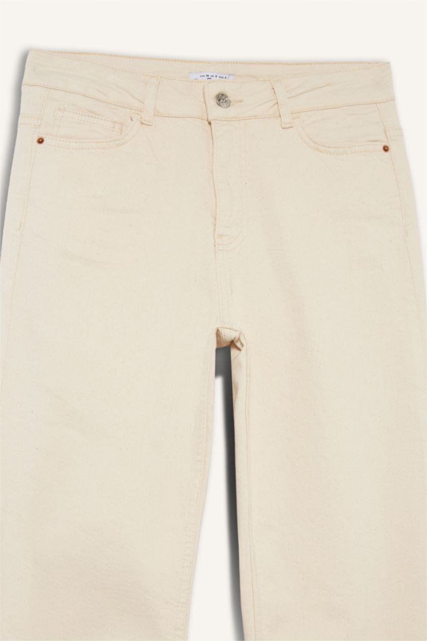 WOMAN Ecru Comfort Straight High Waist Ankle Length Jeans