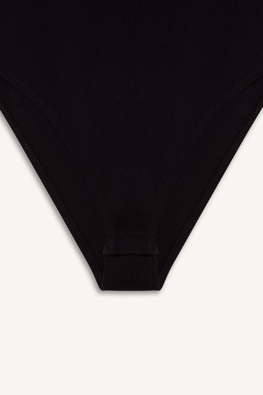 Kadın Siyah Slim Fit Dar Kesim Yuvarlak Yaka Basic Düz  Fitilli Kaşkorse Atlet