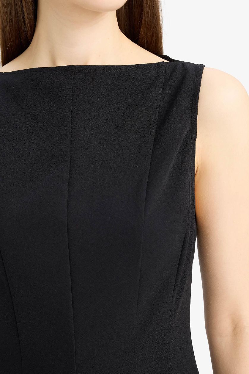 Kadın Siyah Kayık Yaka Basic Düz Kolsuz Mini Elbise