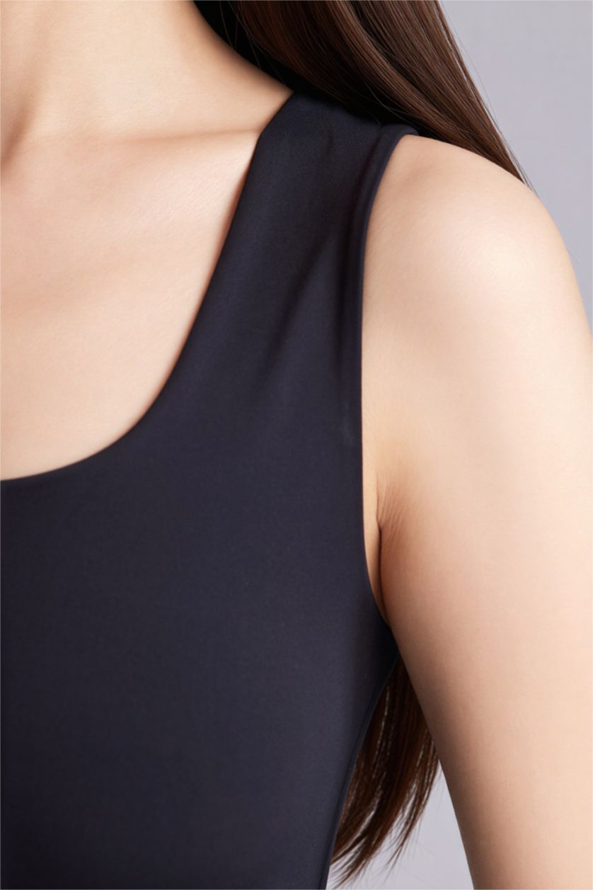 WOMAN Black Slim Fit Basic Square Collar Tank Top