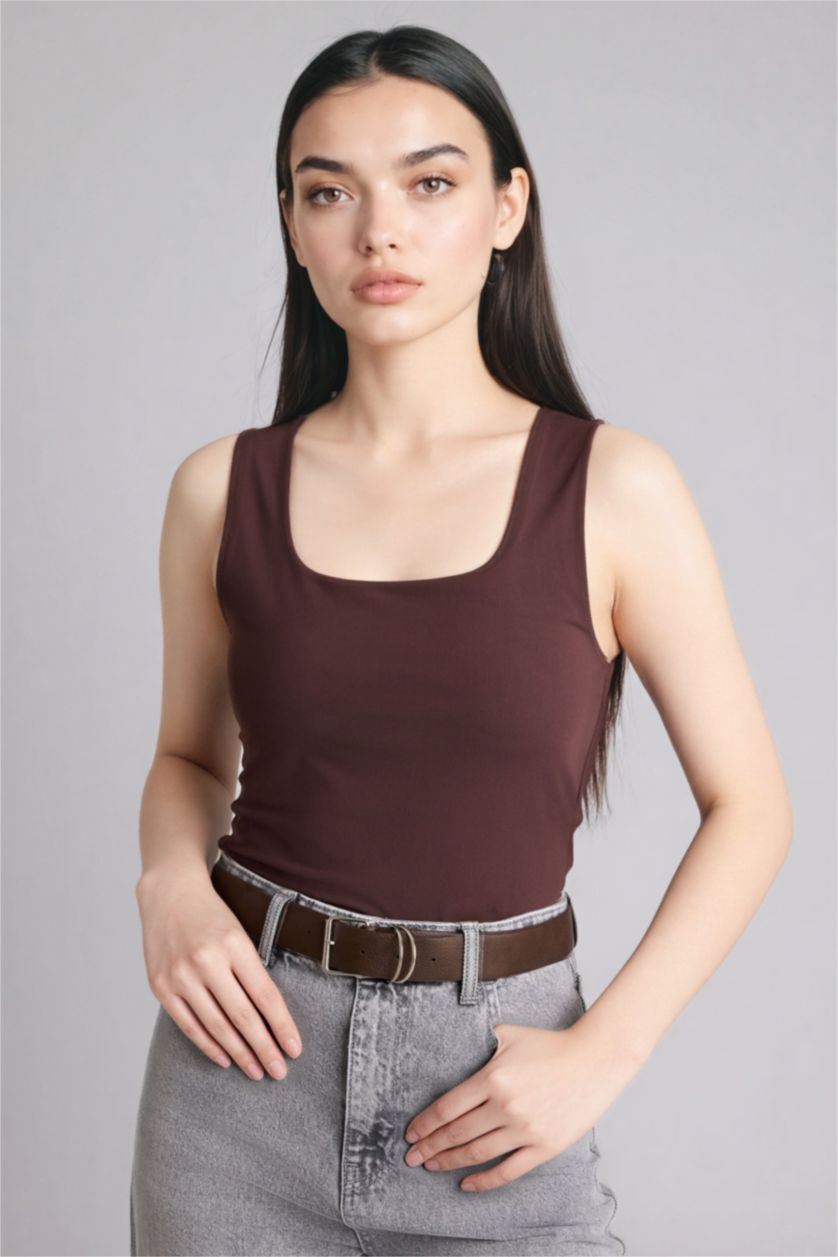 حريمي بني تانك توب بيزك سادة سليم فيت بياقة مربعة