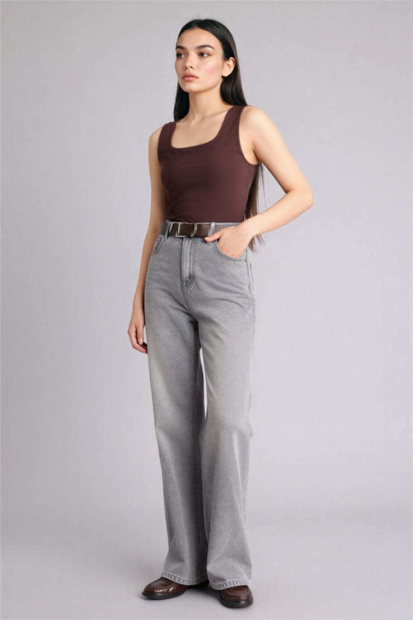 حريمي بني تانك توب بيزك سادة سليم فيت بياقة مربعة