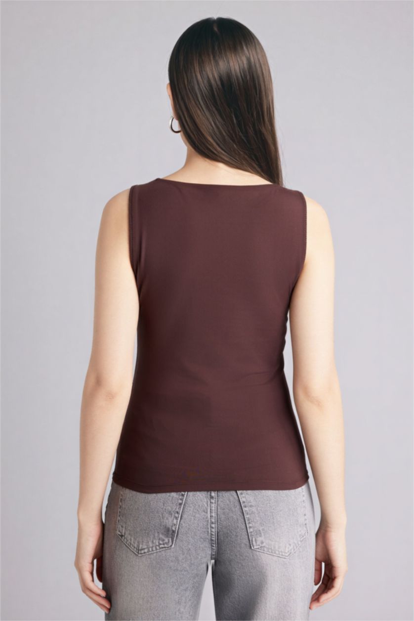 حريمي بني تانك توب بيزك سادة سليم فيت بياقة مربعة