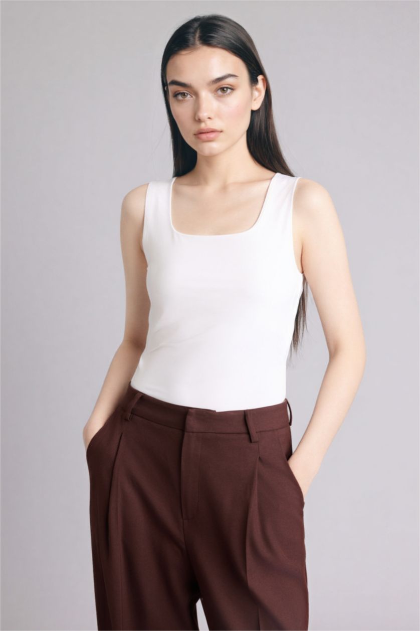 WOMAN White Slim Fit Basic Square Collar Tank Top