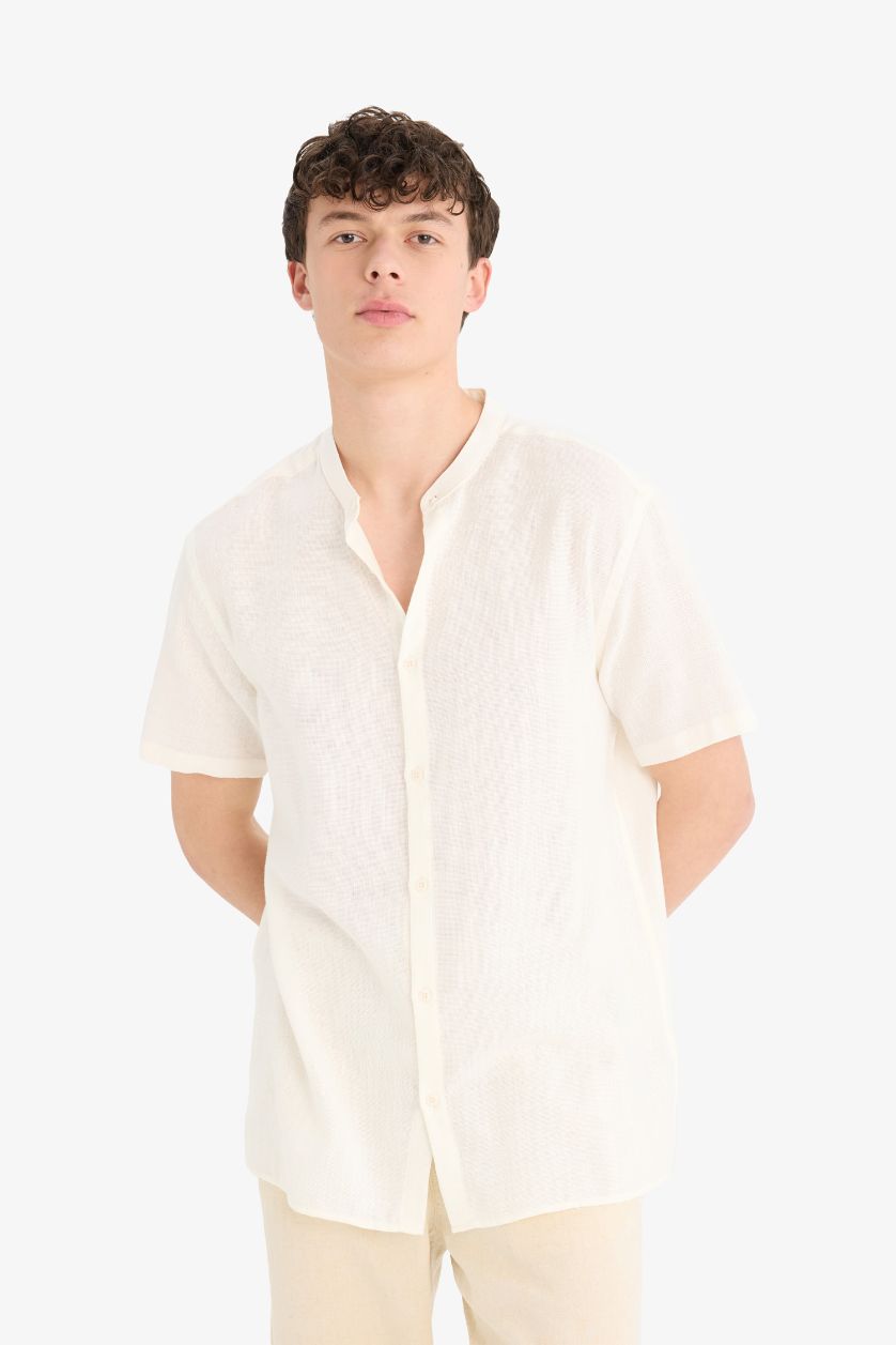 Man White Regular Fit Stand-up Collar Cotton Shirt