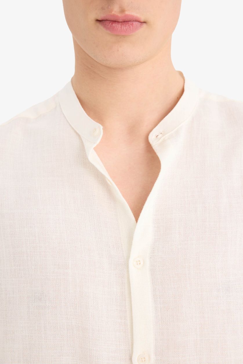 Man White Regular Fit Stand-up Collar Cotton Shirt