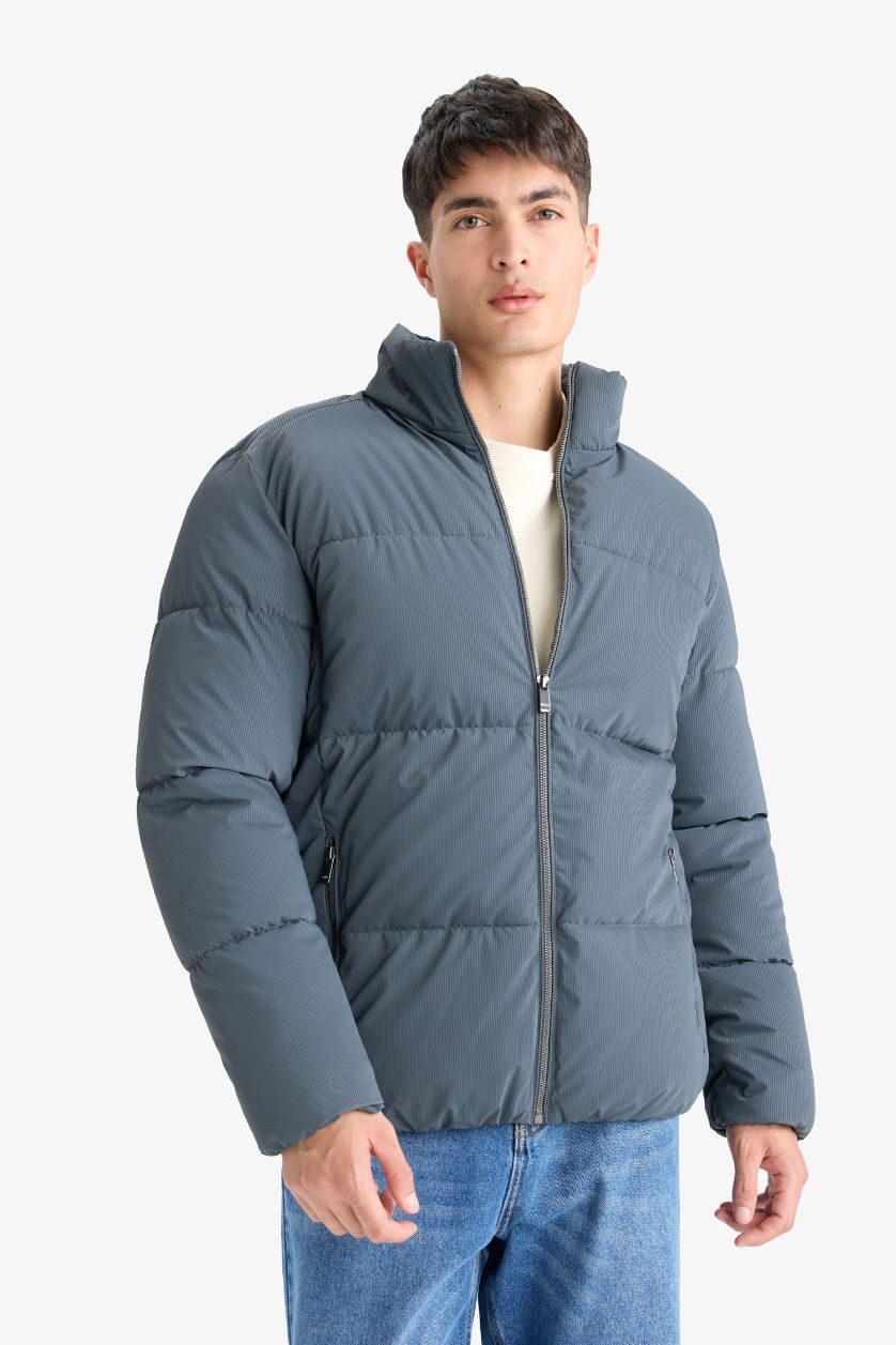 Erkek Koyu Yeşil Su İtici Rüzgar Geçirmez Dik Yaka Astarlı Fermuarlı Cepli Kışlık Mont