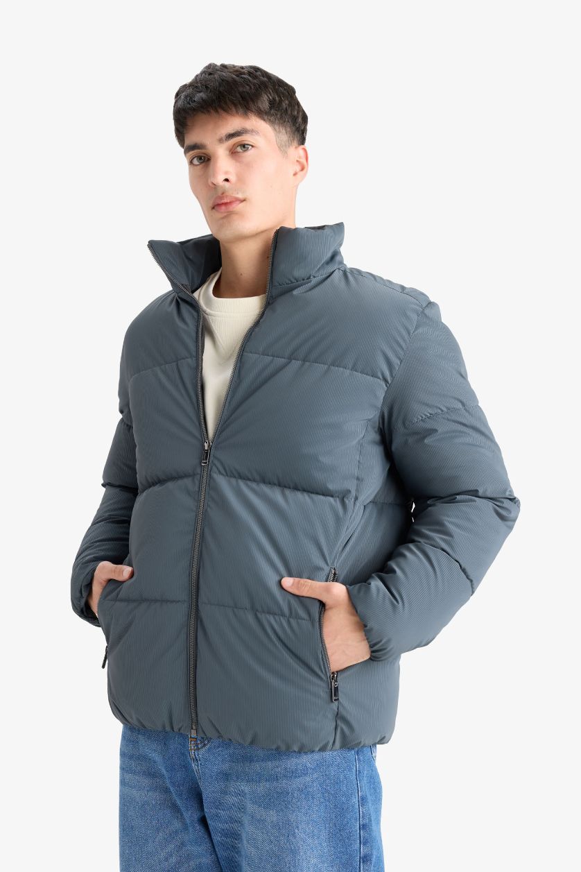 Erkek Koyu Yeşil Su İtici Rüzgar Geçirmez Dik Yaka Astarlı Fermuarlı Cepli Kışlık Mont