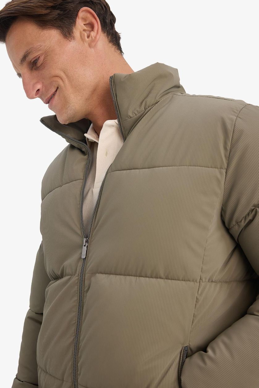 Erkek Haki Su İtici Rüzgar Geçirmez Dik Yaka Astarlı Fermuarlı Cepli Kışlık Mont