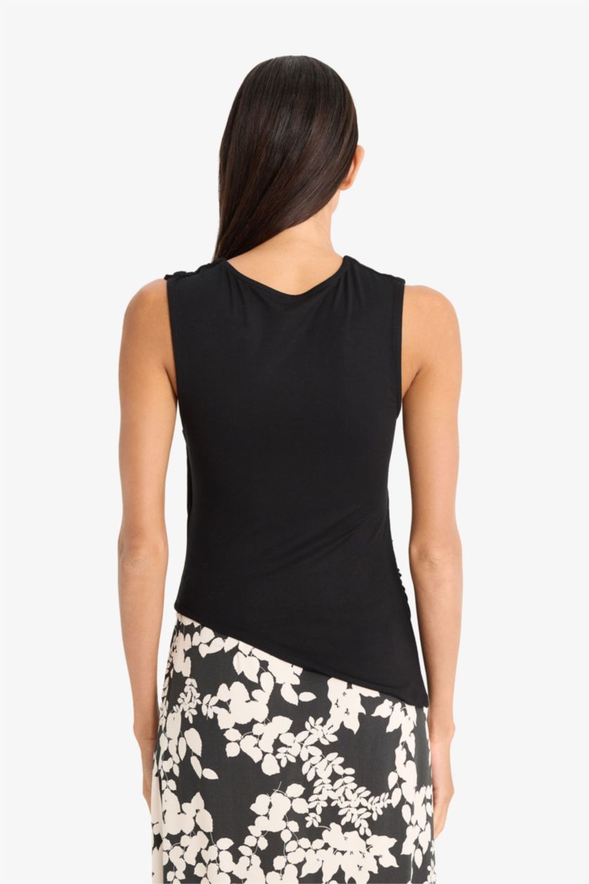 Kadın Siyah Slim Fit Dar Kesim Bisiklet Yaka Basic Düz Asimetrik Kesim Drapeli Atlet