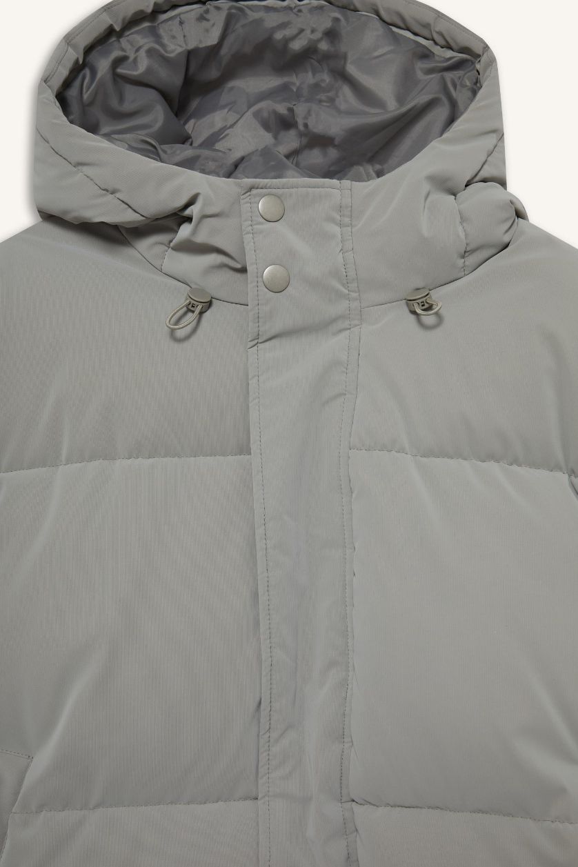 Erkek Açık Gri Su İtici Regular Fit Kapüşonlu Cepli Astarlı Rüzgar Geçirmez Fermuarlı  Parka