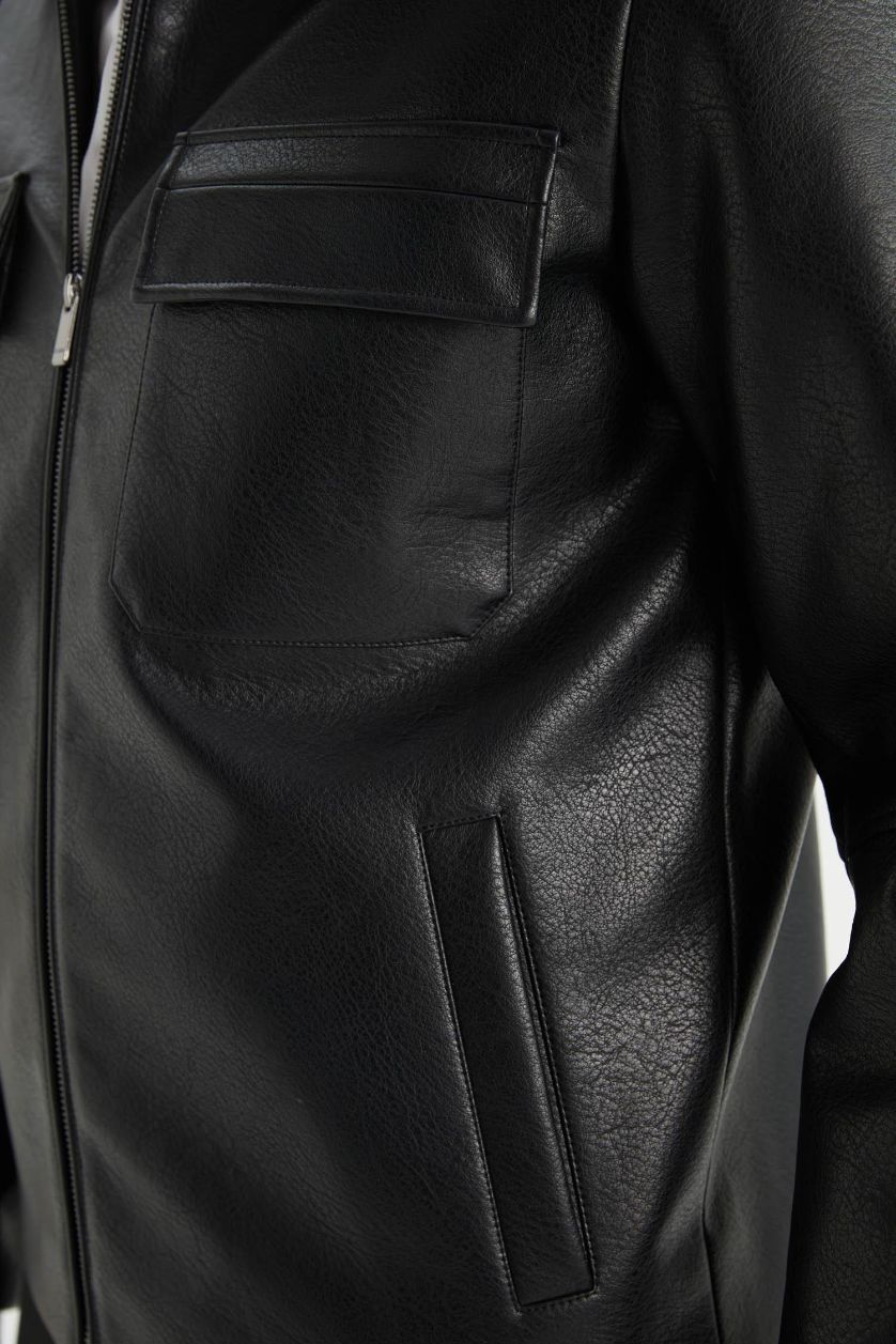 Erkek Siyah Su İtici Slim Fit Dar Kesim Polo Yaka İç Cepli Fermuarlı Rüzgar Geçirmez Suni Deri Mevsimlik Mont