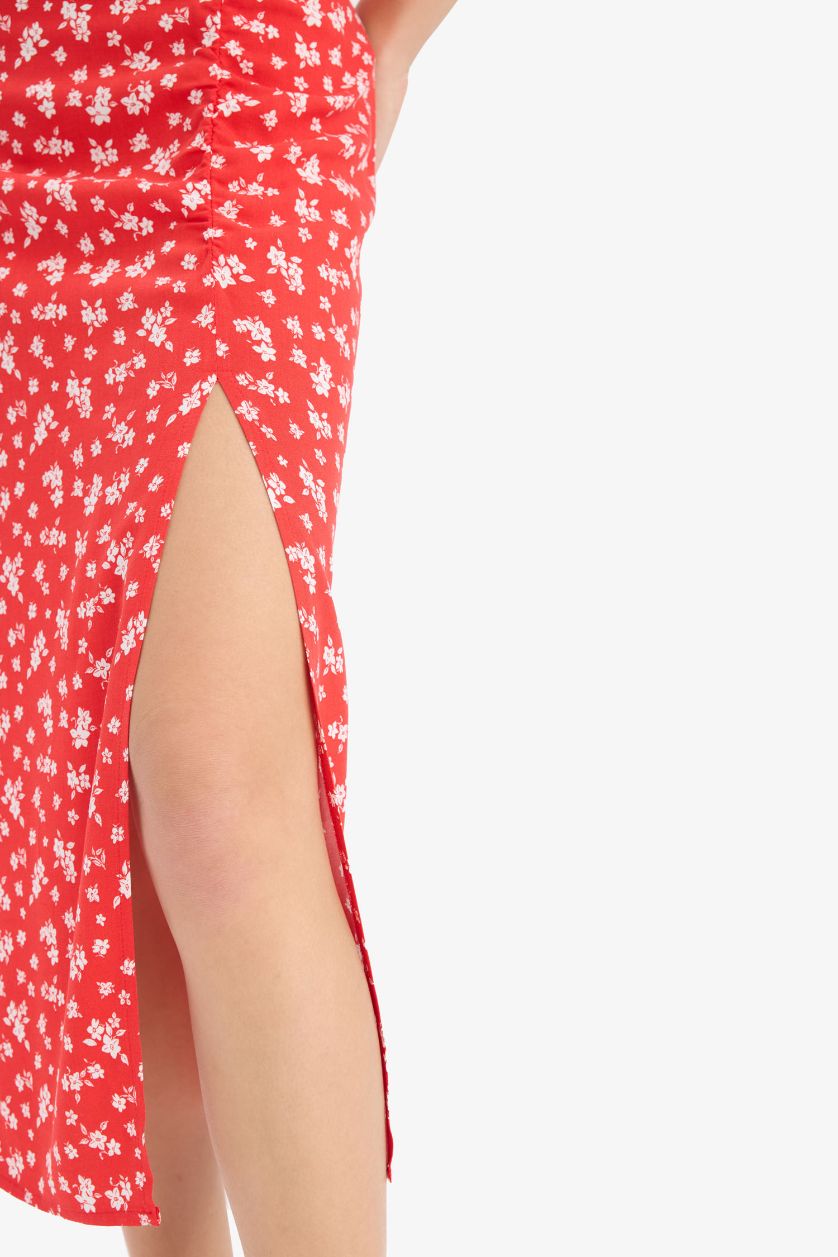 Kadın Kırmızı A Kesim Çiçek Desenli Yüksek Bel Yırtmaçlı Midi Etek