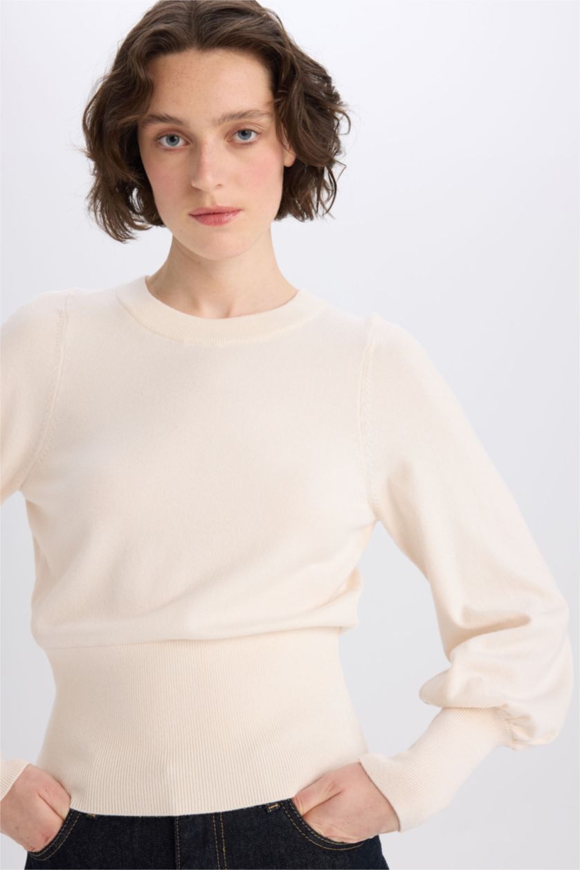 Kadın Bej Regular Fit Bisiklet Yaka Basic Düz Triko Kazak