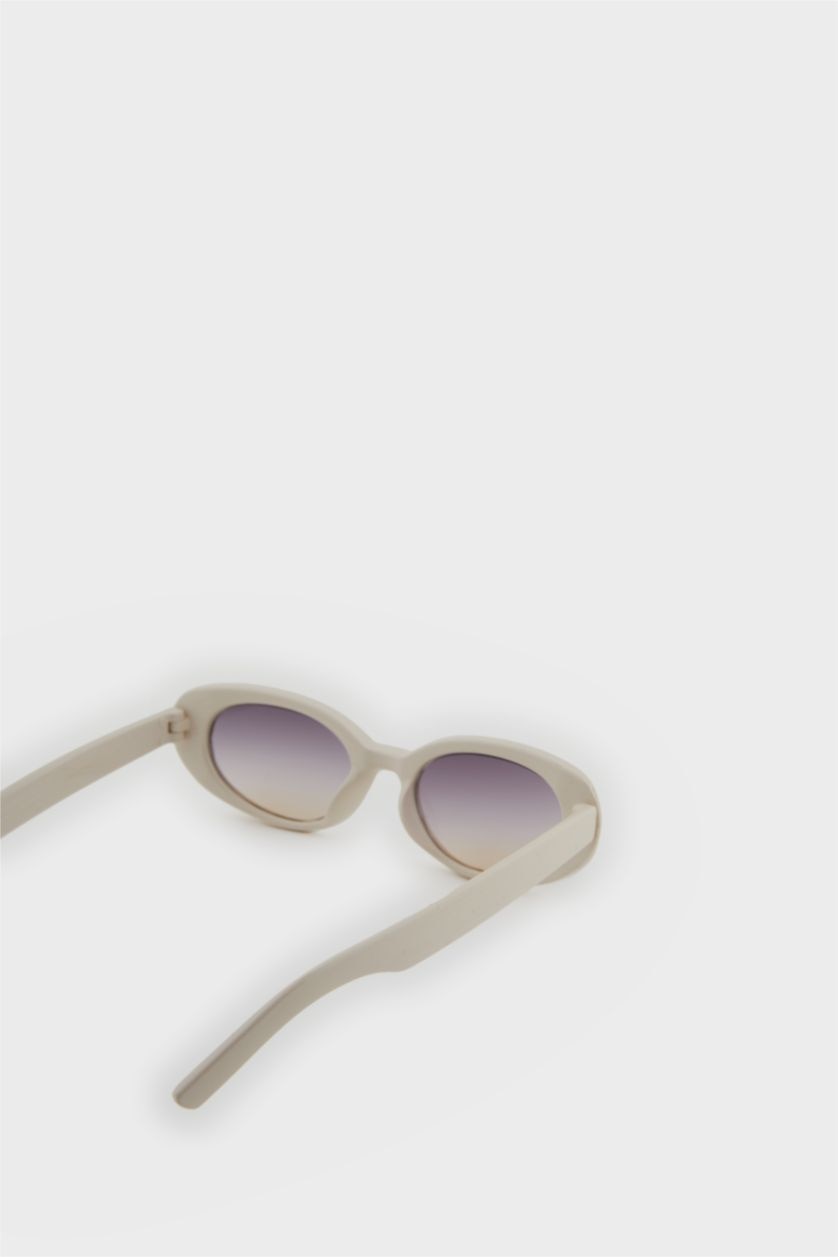 Woman Stone Woman Round Sunglasses