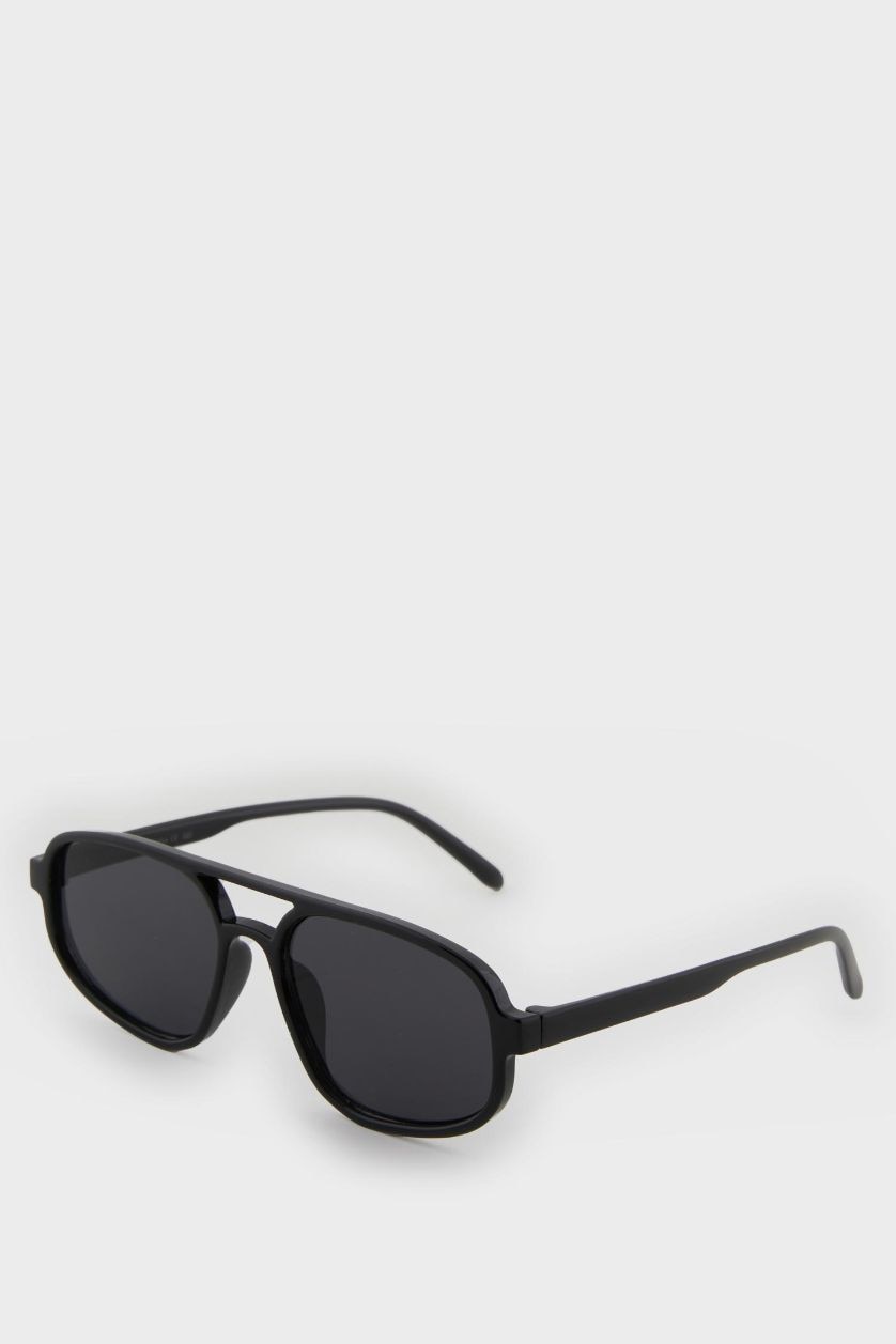 Woman Black Woman Round Sunglasses