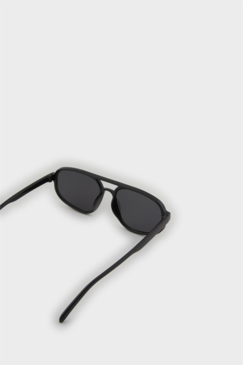 Woman Black Woman Round Sunglasses