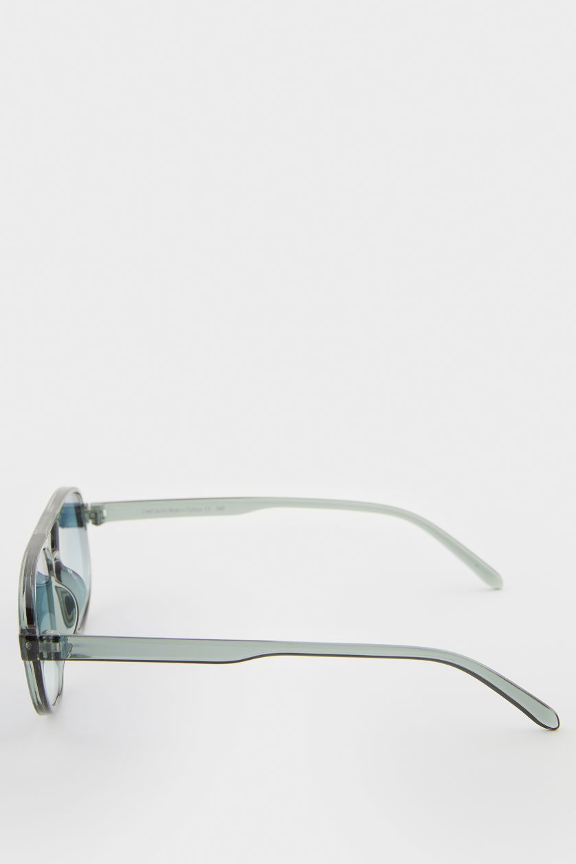 Woman Green Woman Round Sunglasses