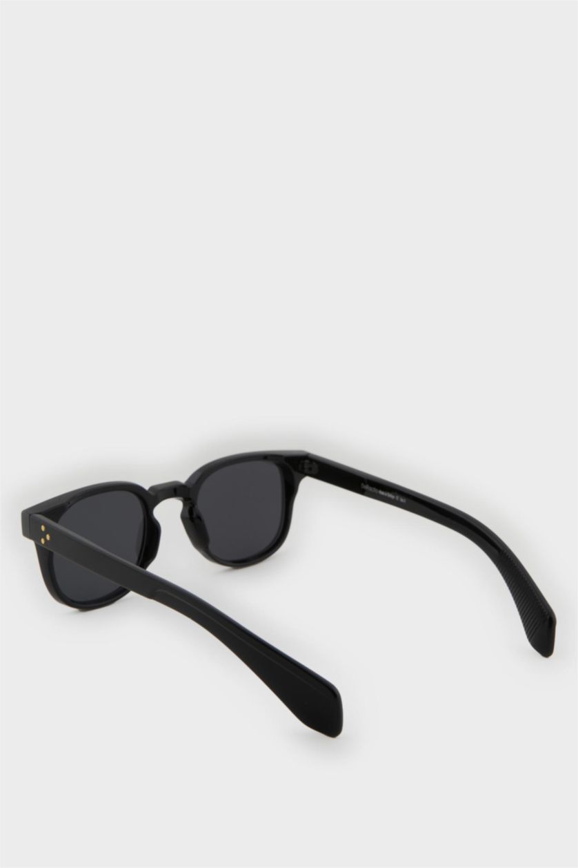 Woman Black Woman Round Sunglasses