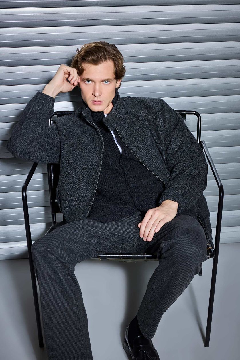 رجال ميلانج أنترا جاكيت قصة عادية برقبة عالية وسحاب