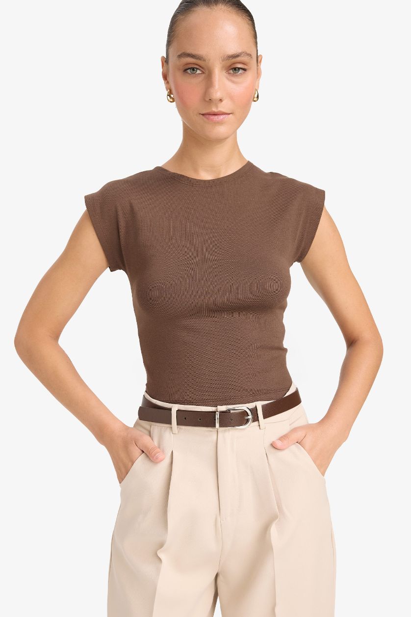 نساء بني فاتح تيشيرت نص ردن بيزك سادة سليم فيت بياخة مستديرة