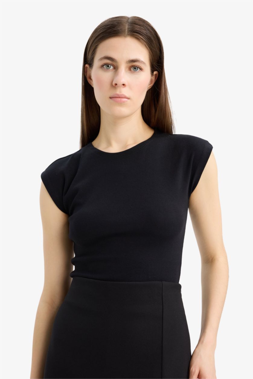 Woman Black Slim Fit Crew Neck Basic Modal T-Shirt