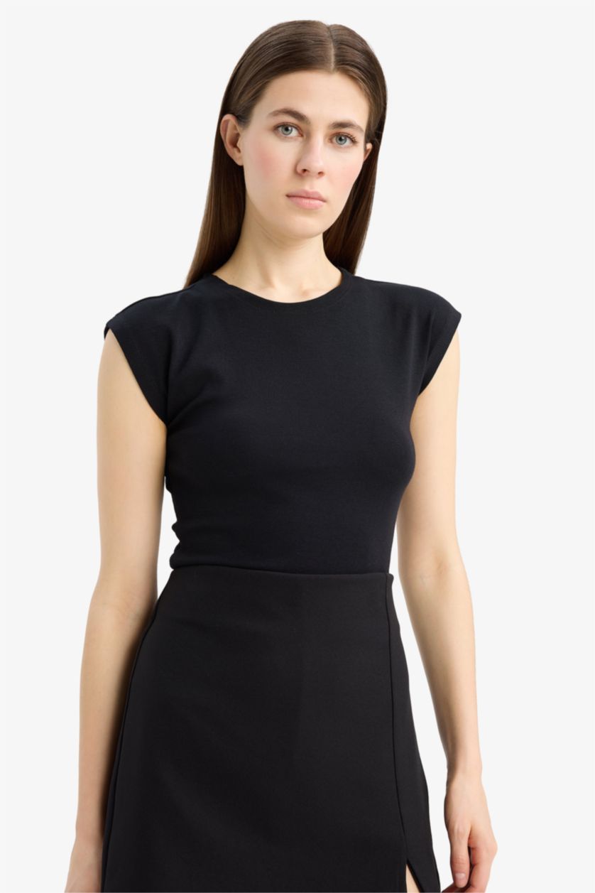 Woman Black Slim Fit Crew Neck Basic Modal T-Shirt