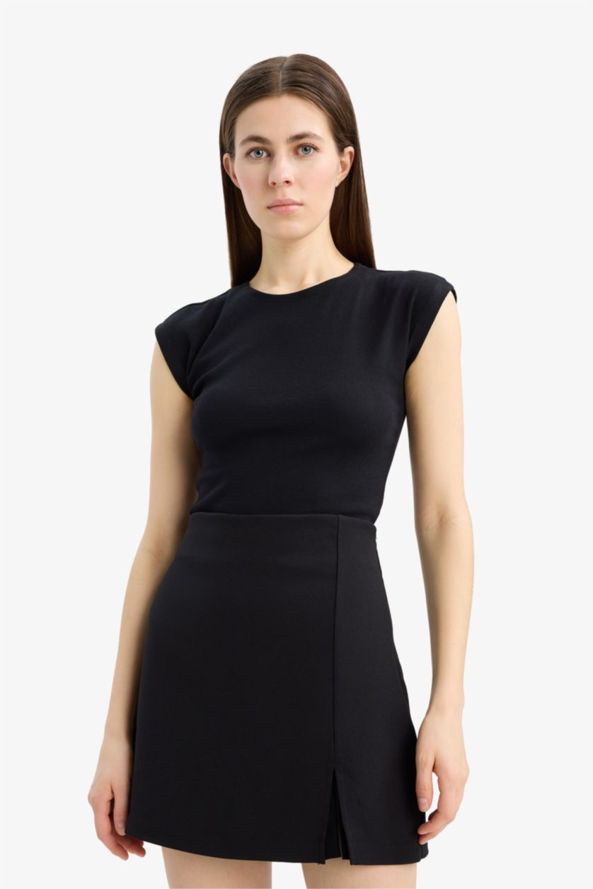 Woman Black Slim Fit Crew Neck Basic Modal T-Shirt