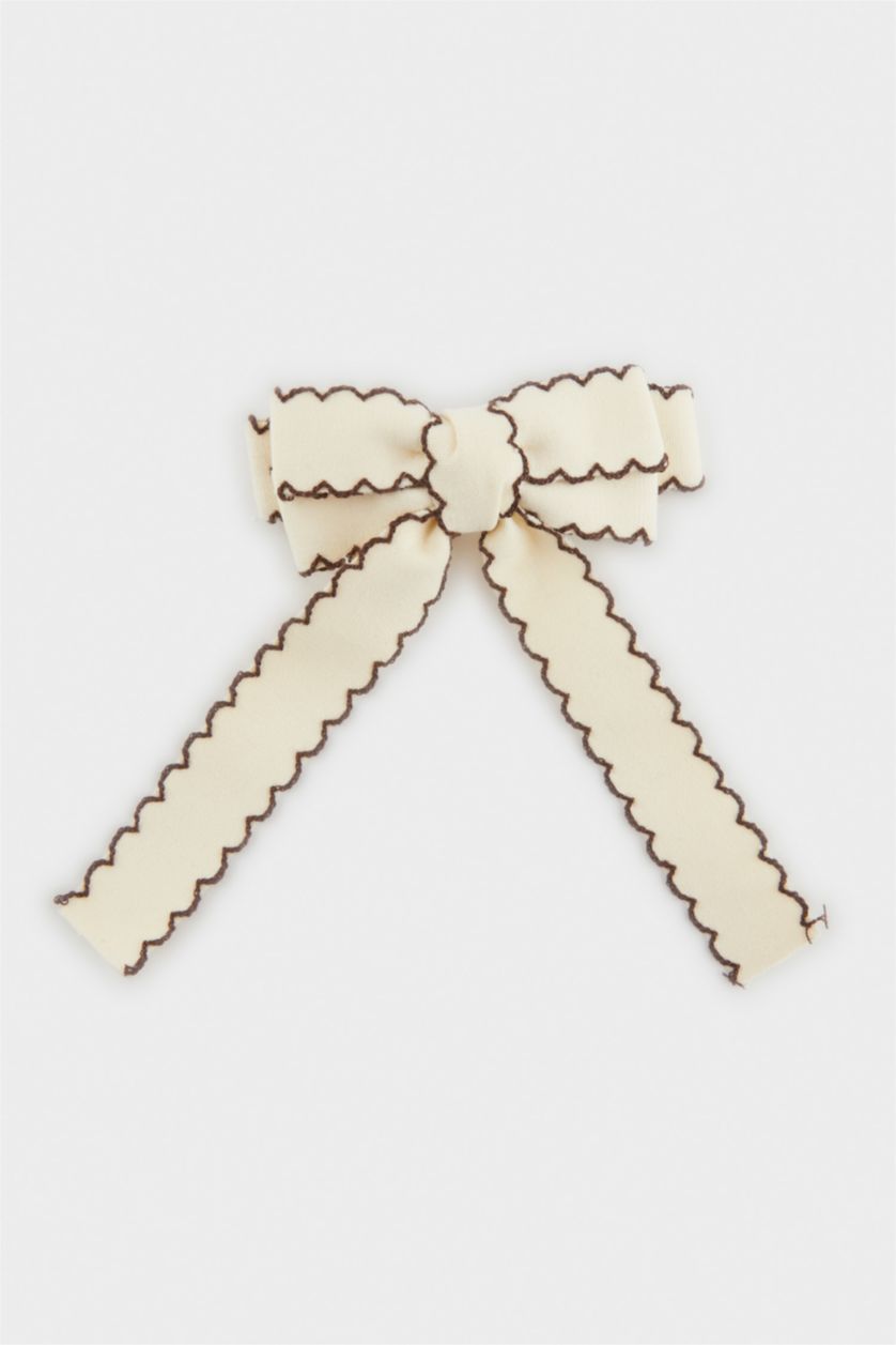 Kadın Beyaz Kadın Kurdele Görünümlü Bej Çıtçıtlı Toka