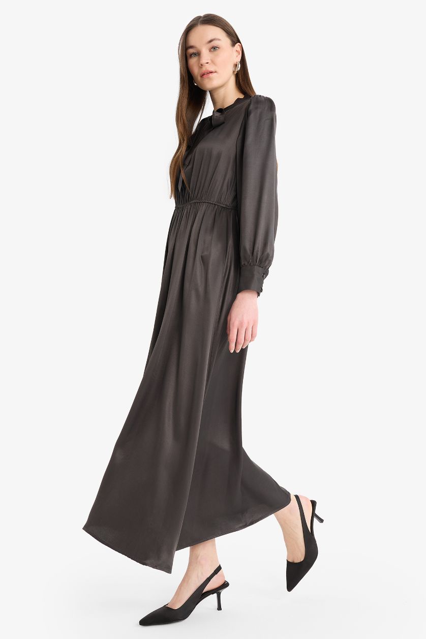 Kadın Koyu Kahve Regular Fit Fiyonk Yaka Saten Uzun Kollu Midi Elbise