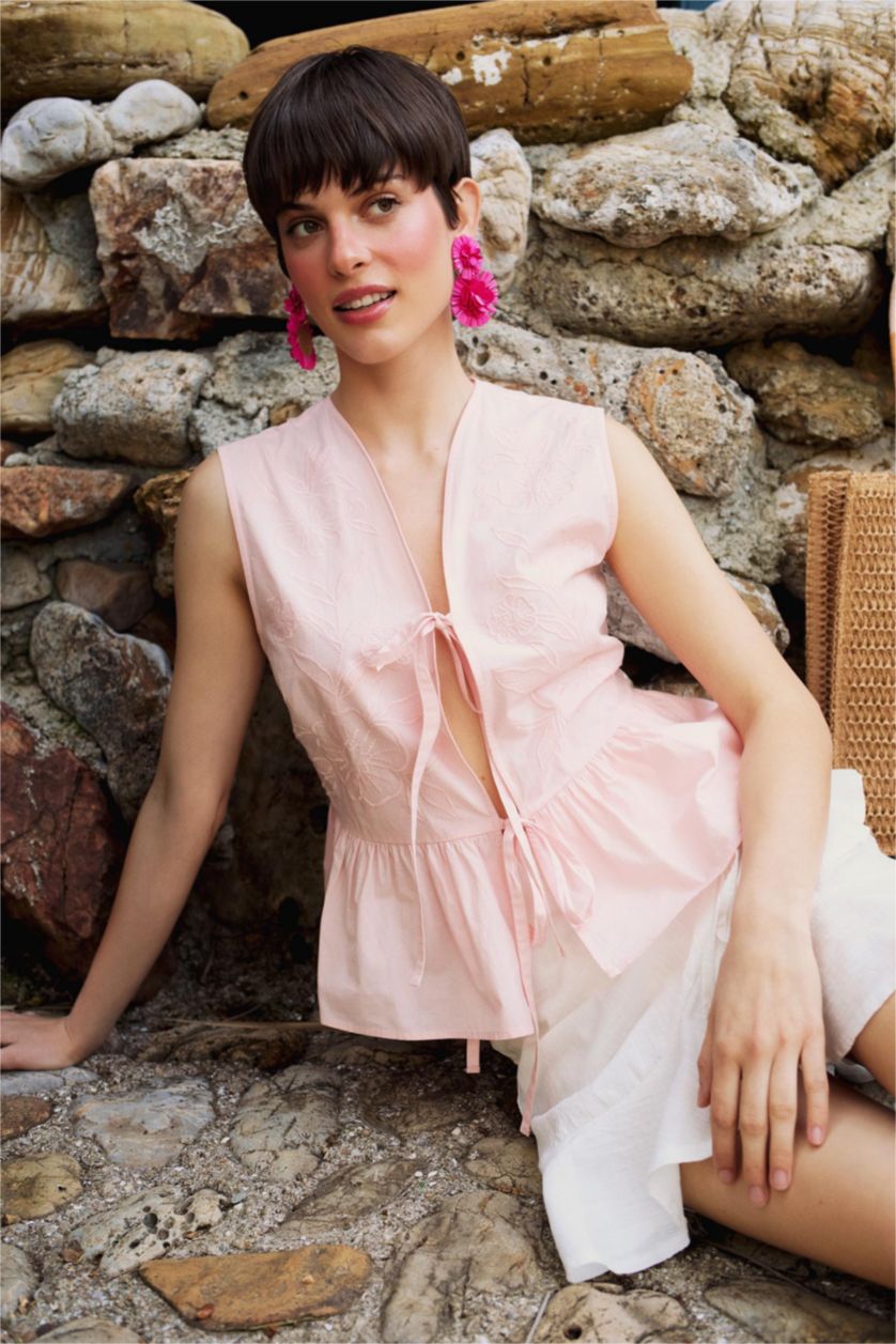 WOMAN Pink Woman Pink Flower Straw Detailed Earrings