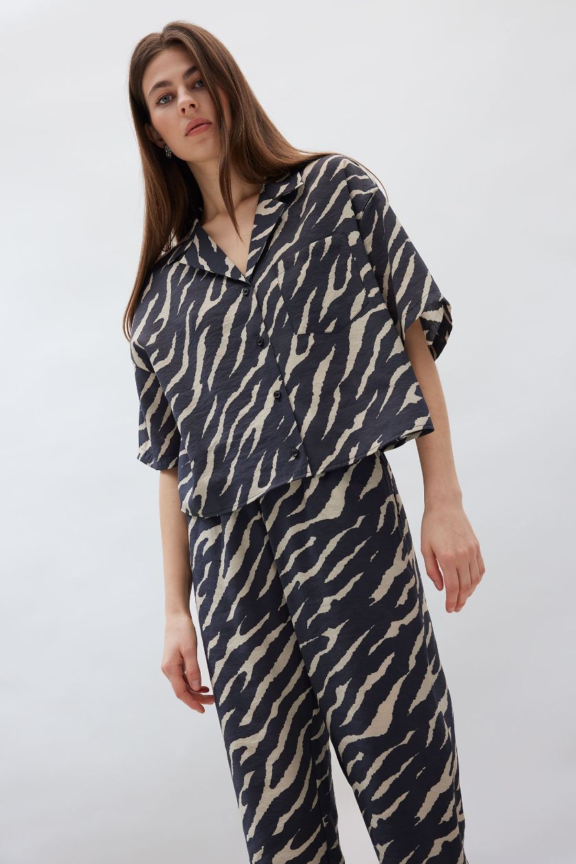 WOMAN Black Loose Fit Zebra Patterned Modal Shirt