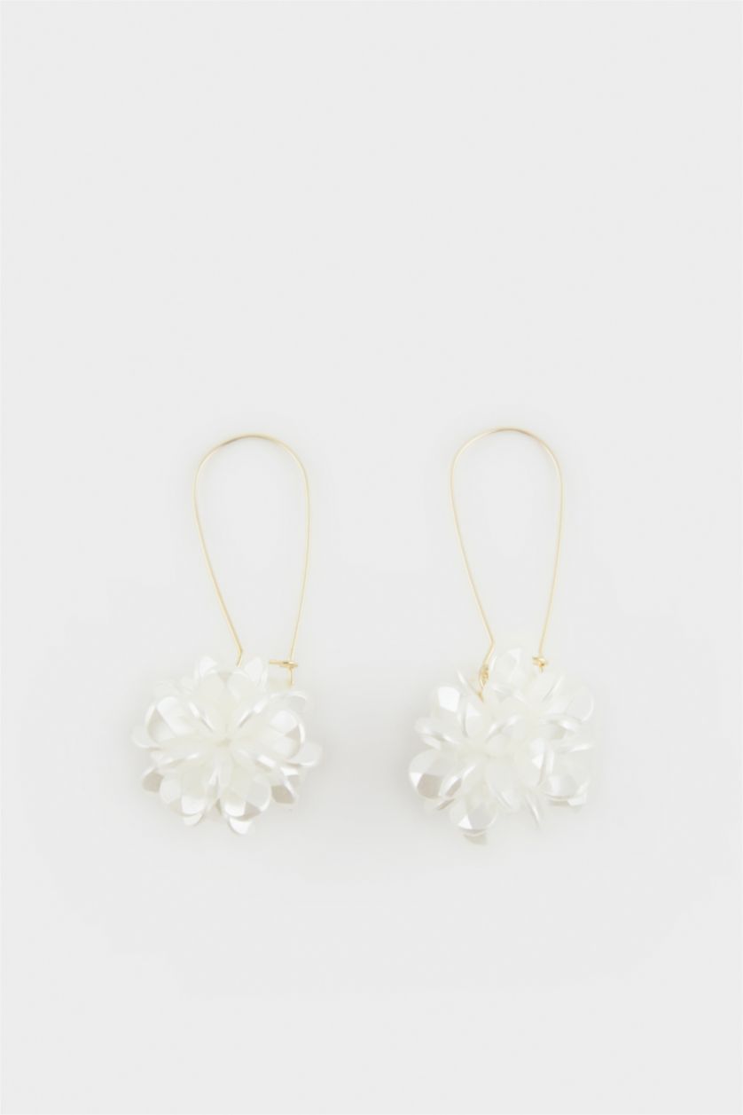 Woman White Woman White Floral Dangle Earring