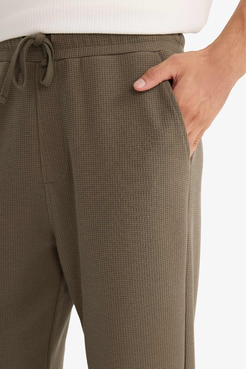 HOMME Kaki Pantalon en tissu gaufré à jambe droite Coupe régulière