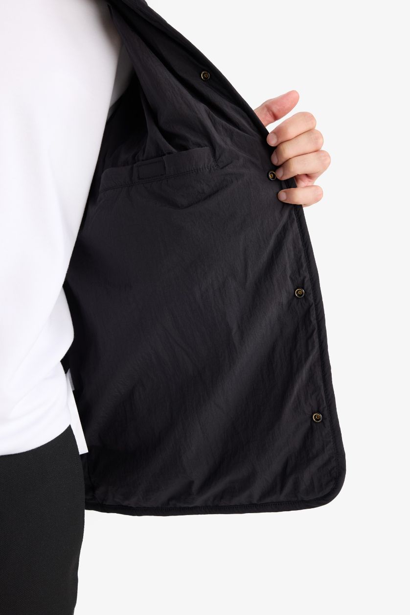 Erkek Siyah Su İtici Kapitoneli Mont