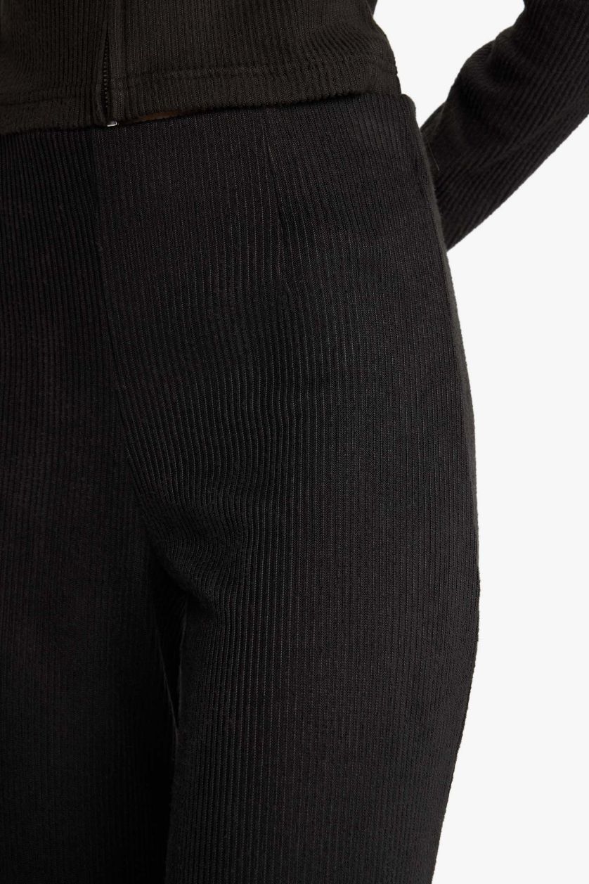 نساء أسود بنطلون فلير فيت برجل واسع جارلس