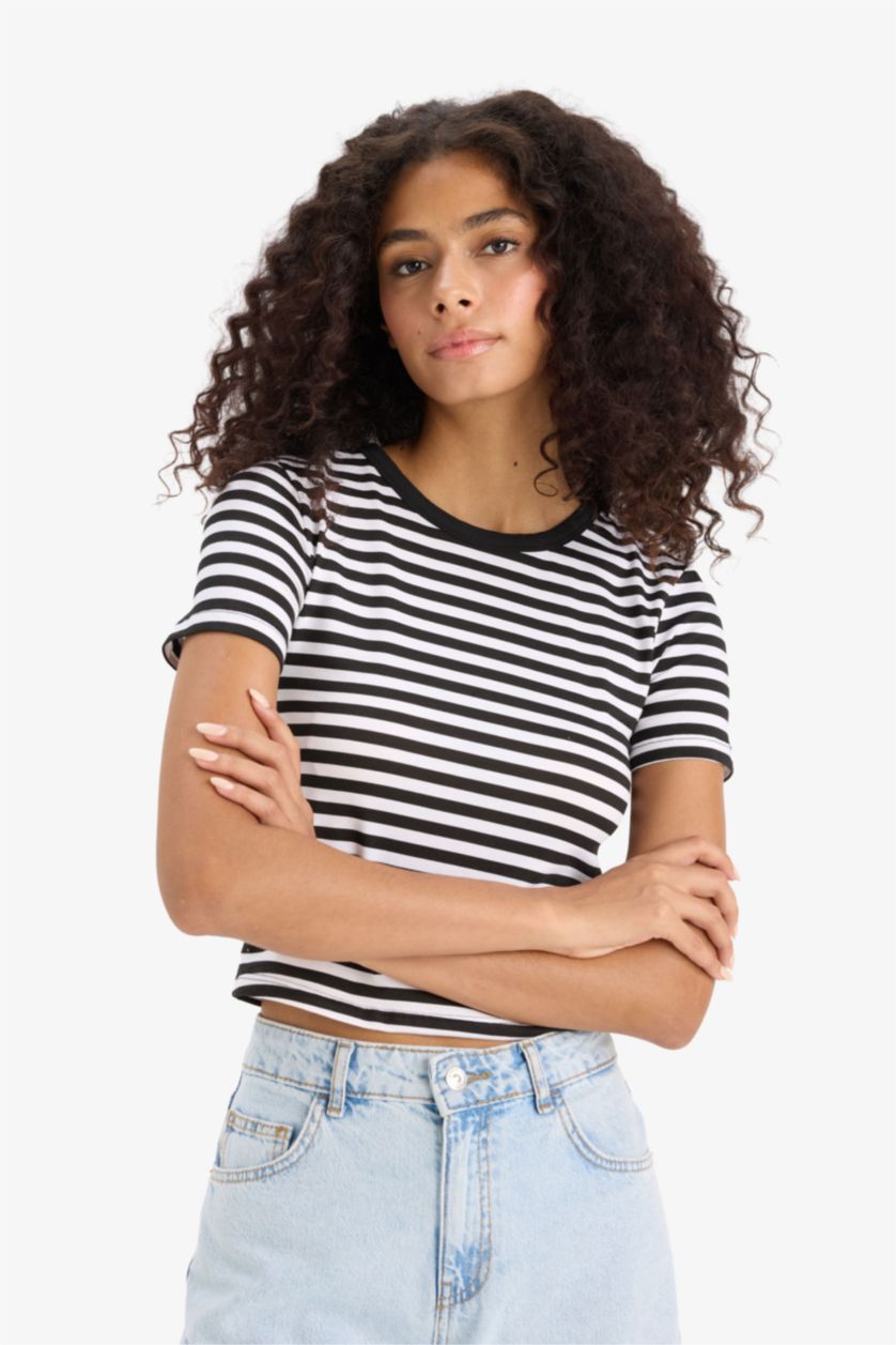 Kadın Siyah Slım Fıt Bisiklet Yaka Çizgili Penye Kısa Kollu Tişört