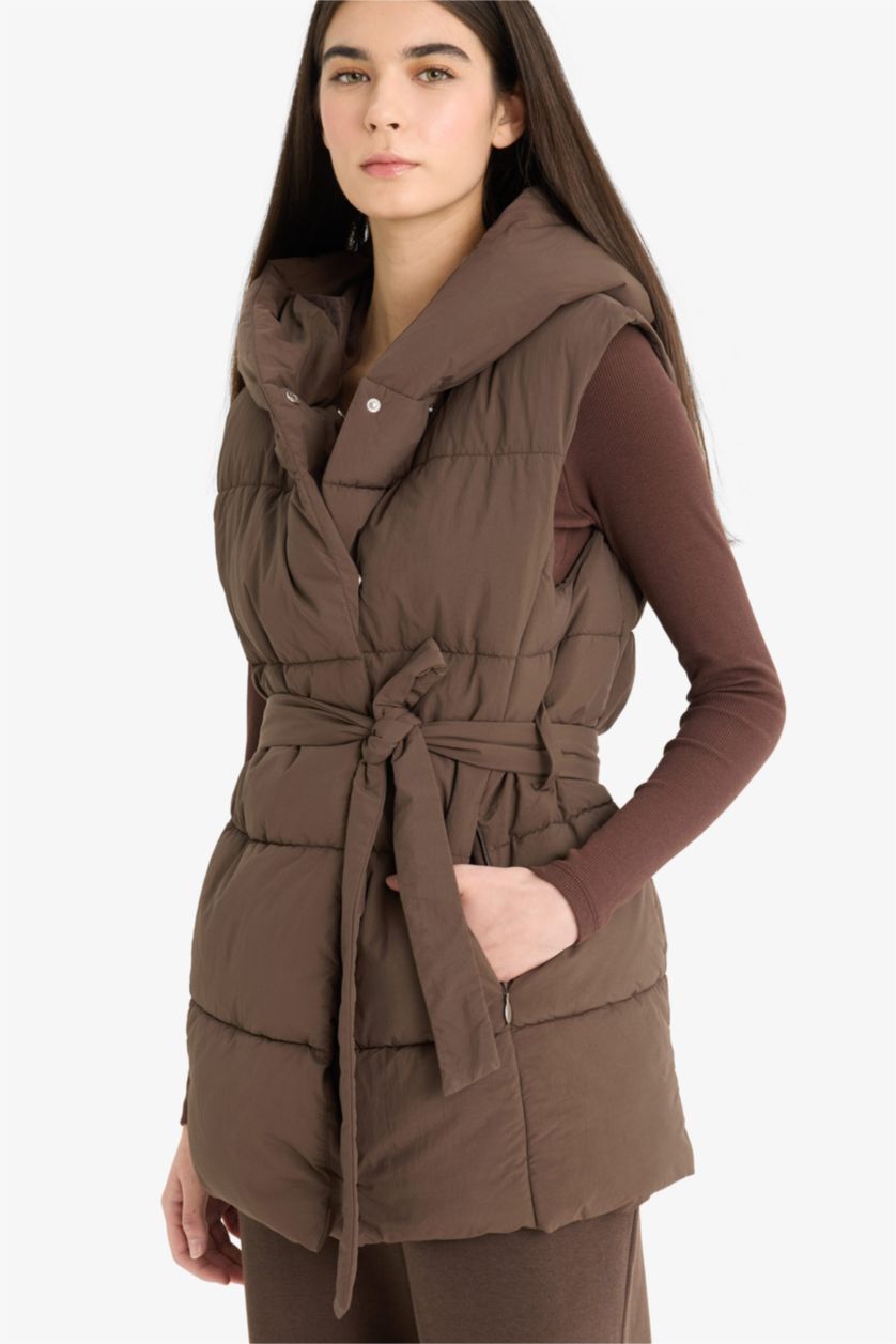 Kadın Kahve Regular Fit Kapüşonlu Belden Bağlamalı Çıtçıtlı Yelek