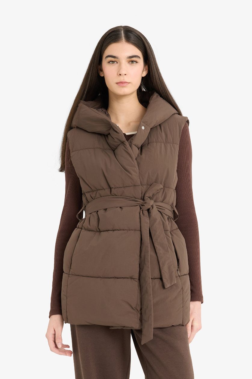 Kadın Kahve Regular Fit Kapüşonlu Belden Bağlamalı Çıtçıtlı Yelek