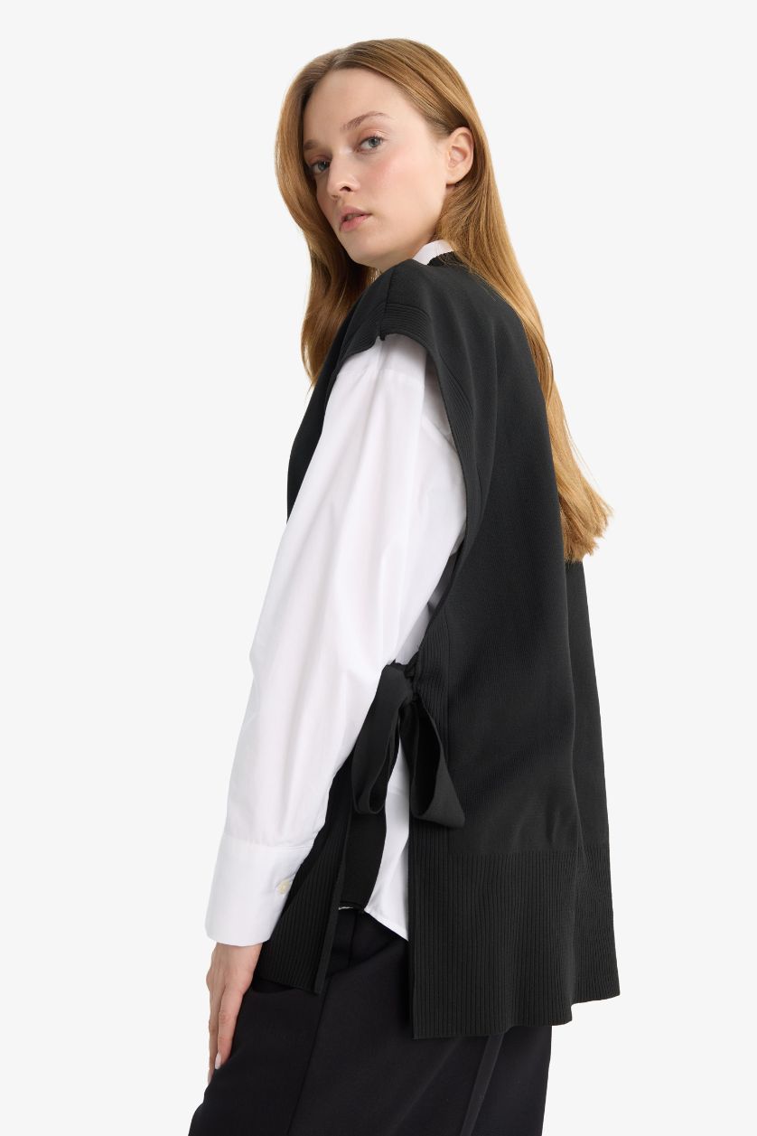 WOMAN Black V-Neck Knitwear Vest