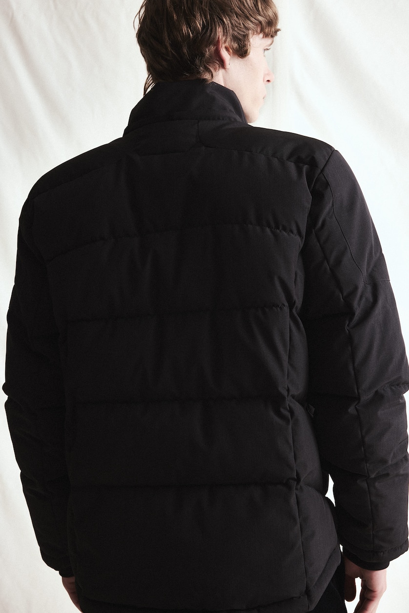 Man Black Slim Fit Waterproof Hooded Zip-Up Jacket