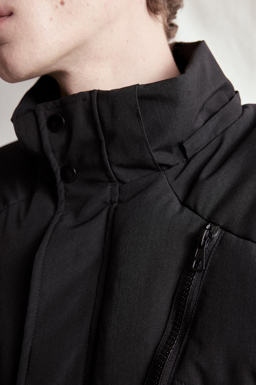 Man Black Slim Fit Waterproof Hooded Zip-Up Jacket