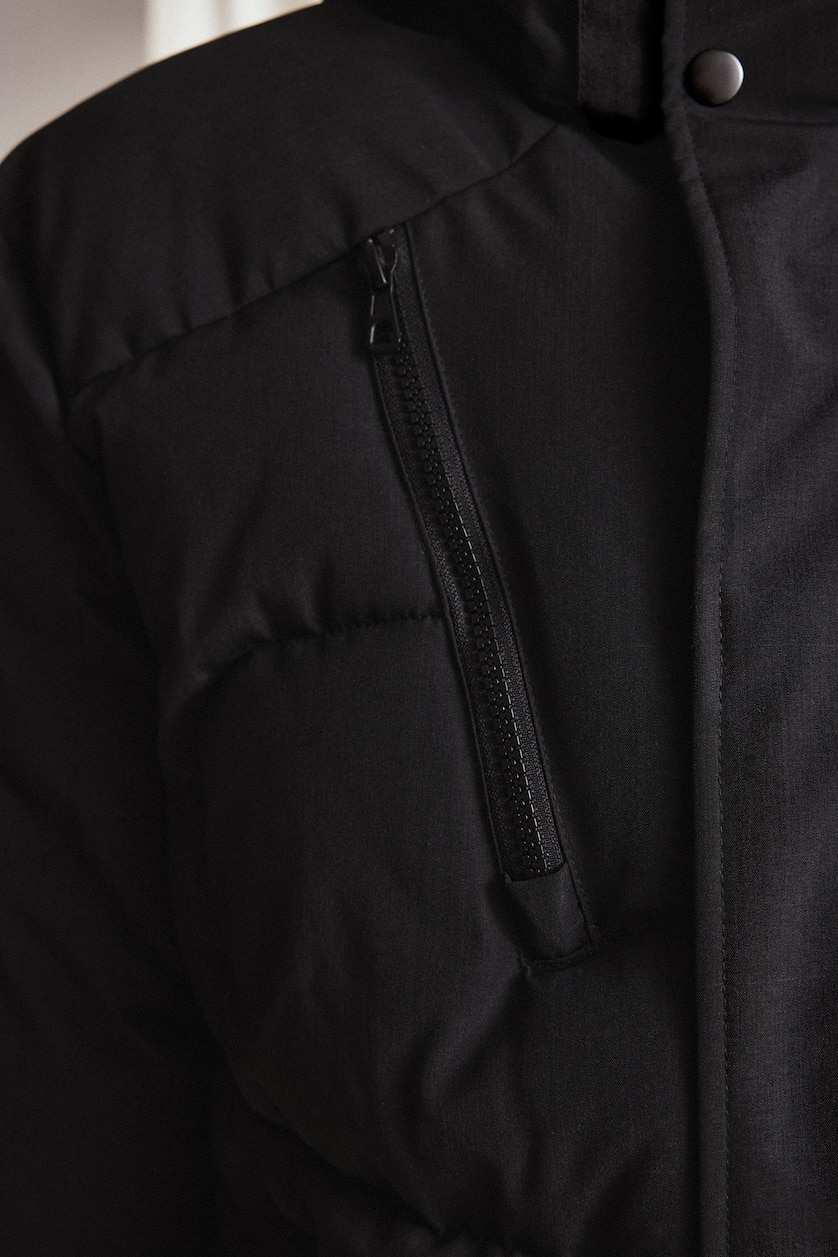 Man Black Slim Fit Waterproof Hooded Zip-Up Jacket
