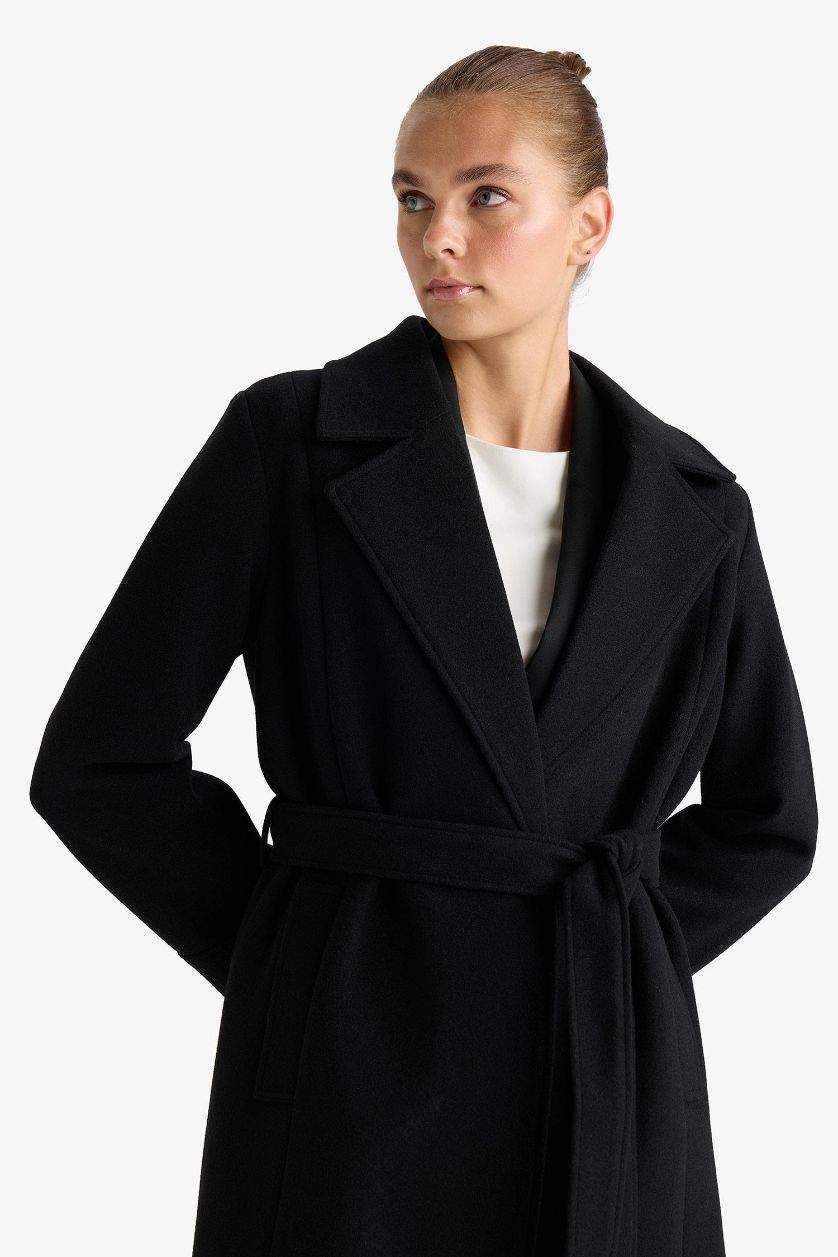 Woman Black Regular Fit Polo Collar Belt Cachet Jacket