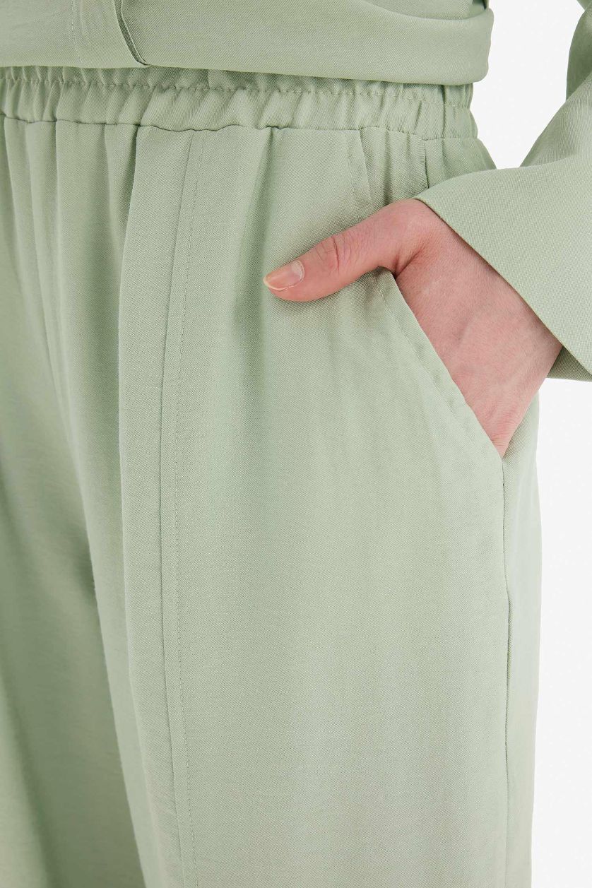 Woman Mint Flexible Waist Basic Modal Trousers