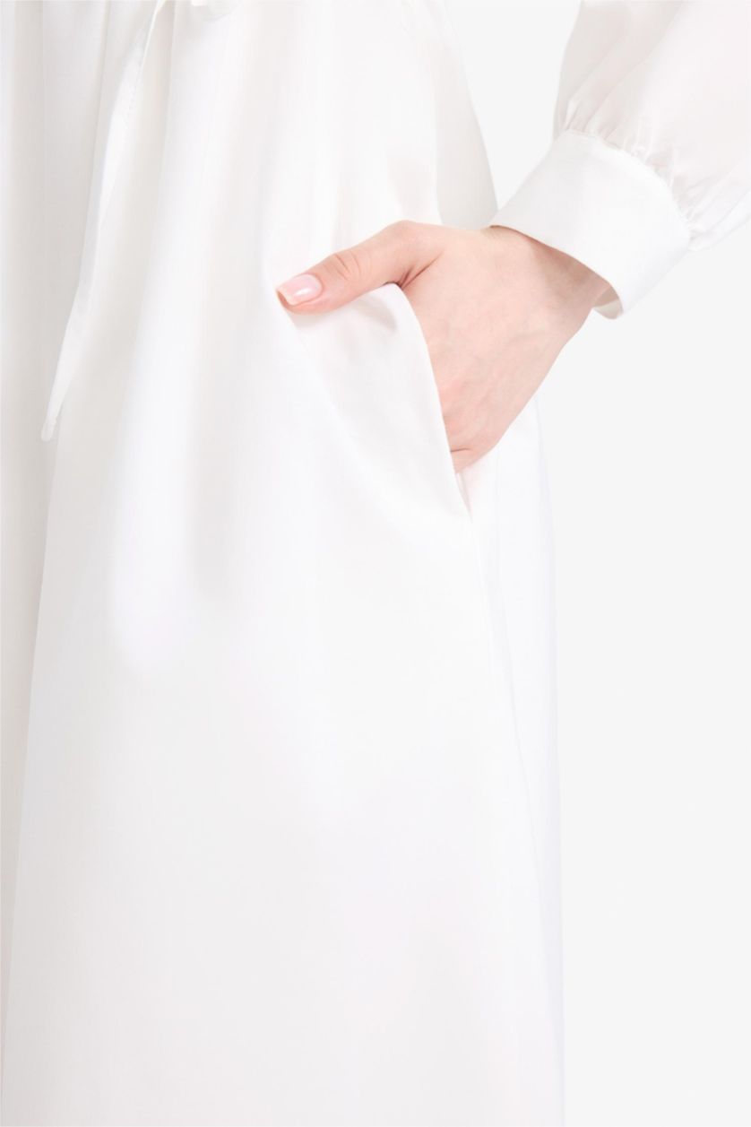 نساء بيج فاتح فستان محجبات طويل بوبلين قصة مريحة بياخة مستديرة بحزام