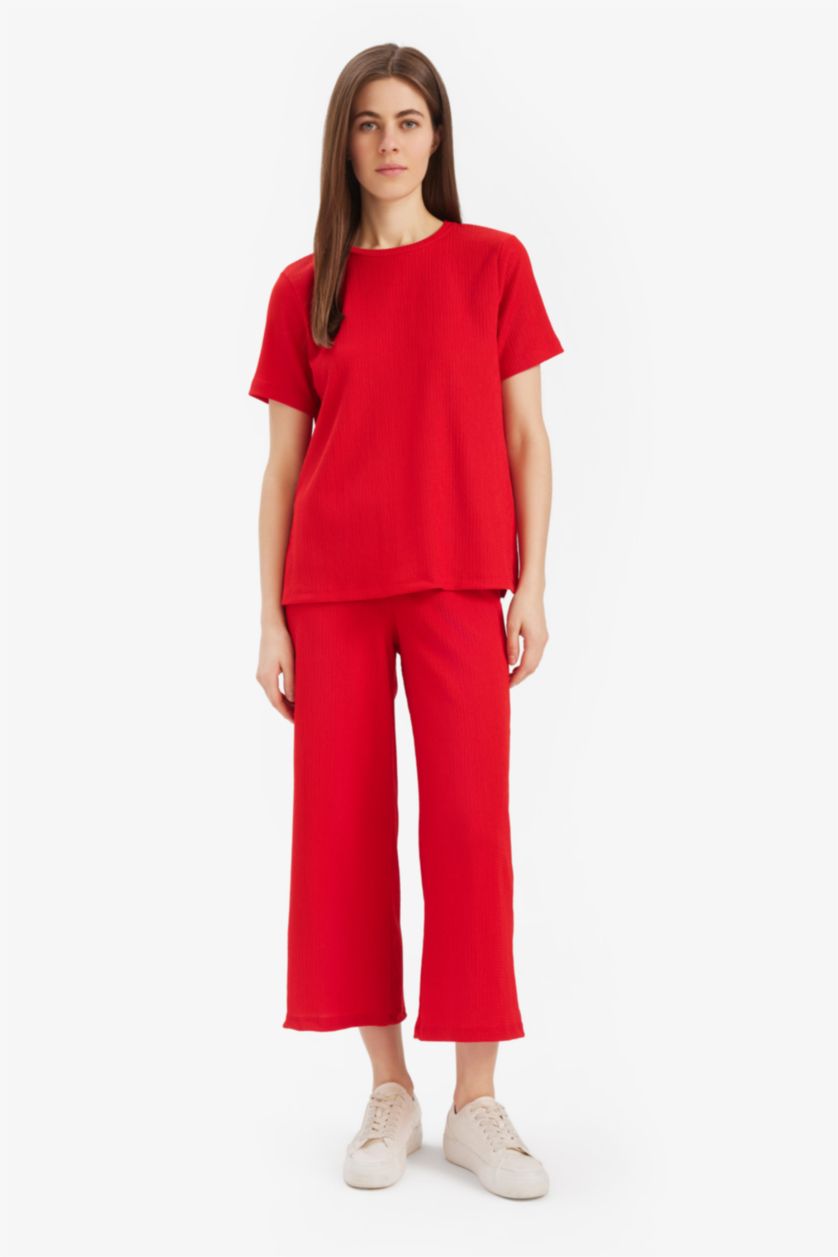 Kadın Kırmızı Regular Fit 2'li Bürümcük Takım Kısa Kollu Tişört Beli Lastikli Kapri