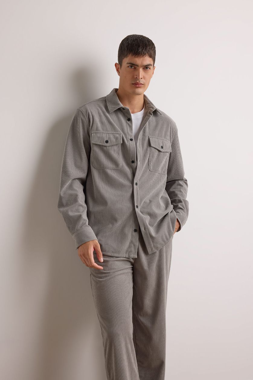 رجالي رمادي فاتح قميص كم مخملي قصة عادية