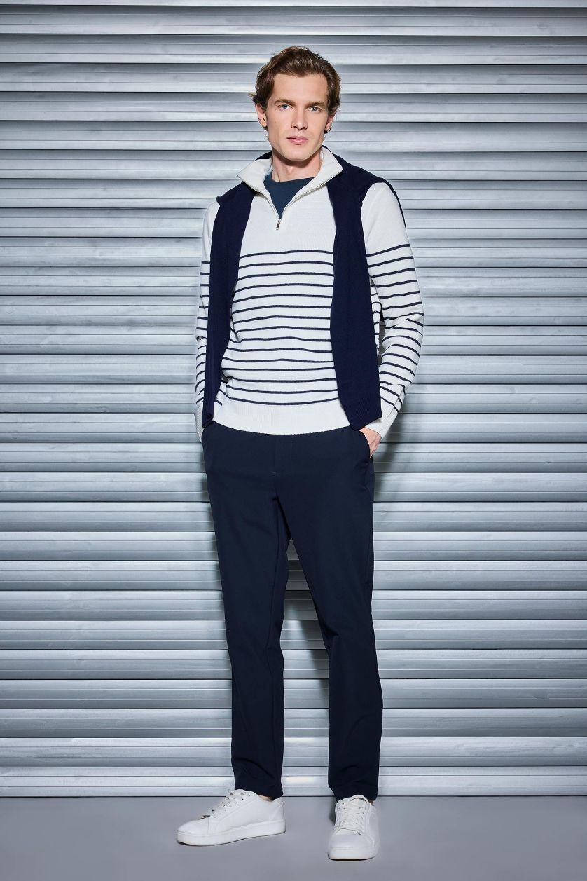 HOMME Écru Pull en tricot rayé à demi-zip Coupe Standard